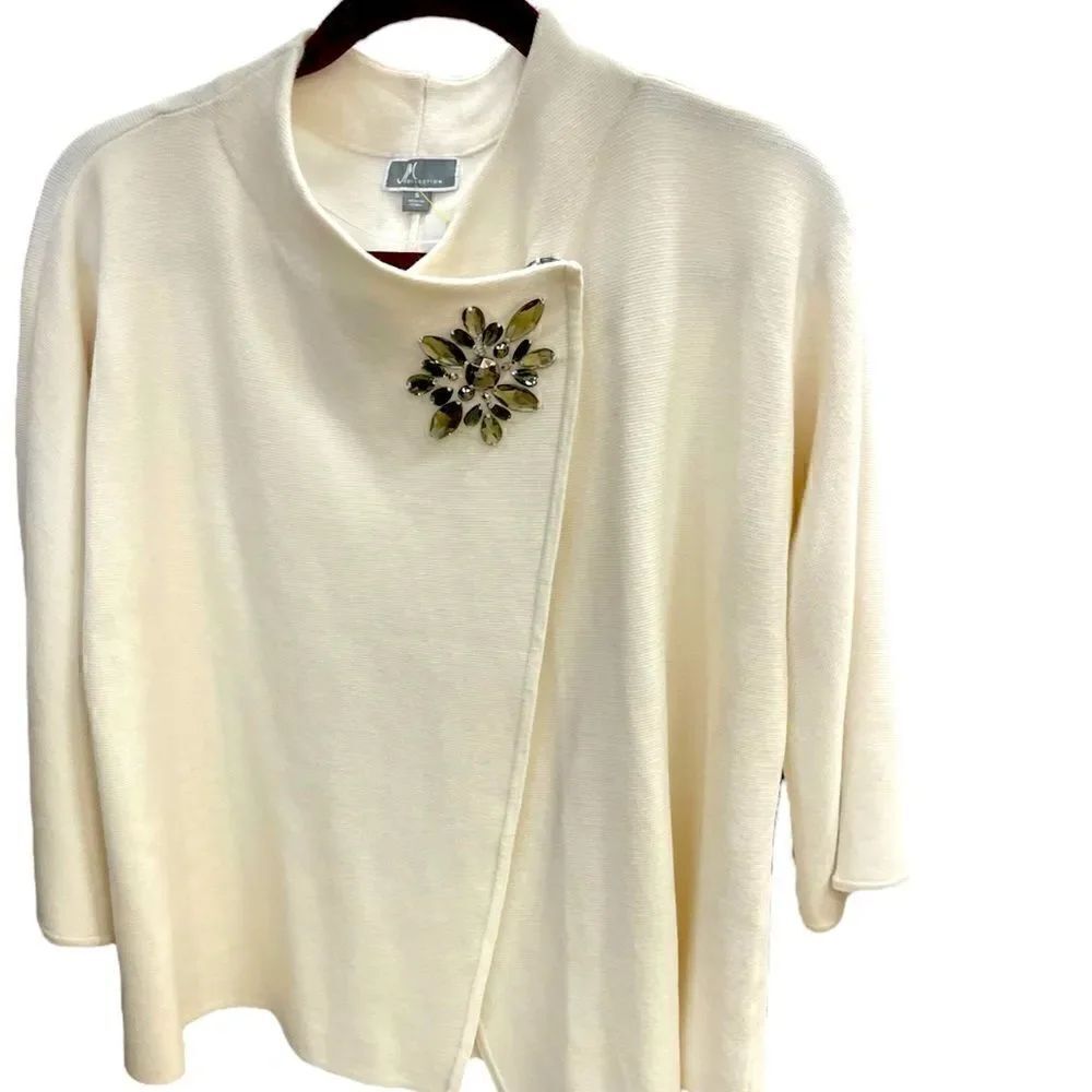 JM Collection Wool with fancy brooch Button Neck. Jackets & Coats. Size s